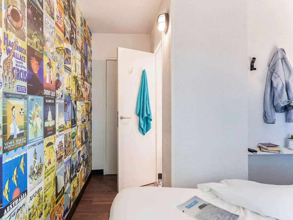 Hotelf1 Paris Saint Ouen Marche Aux Puces Hotel