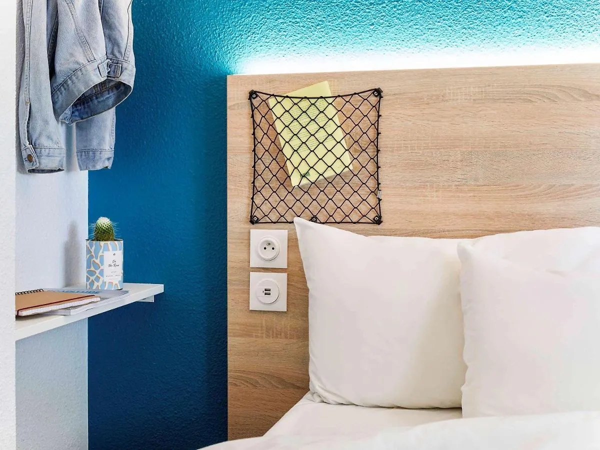 Hotel Hotelf1 Paris Saint Ouen Marche Aux Puces
